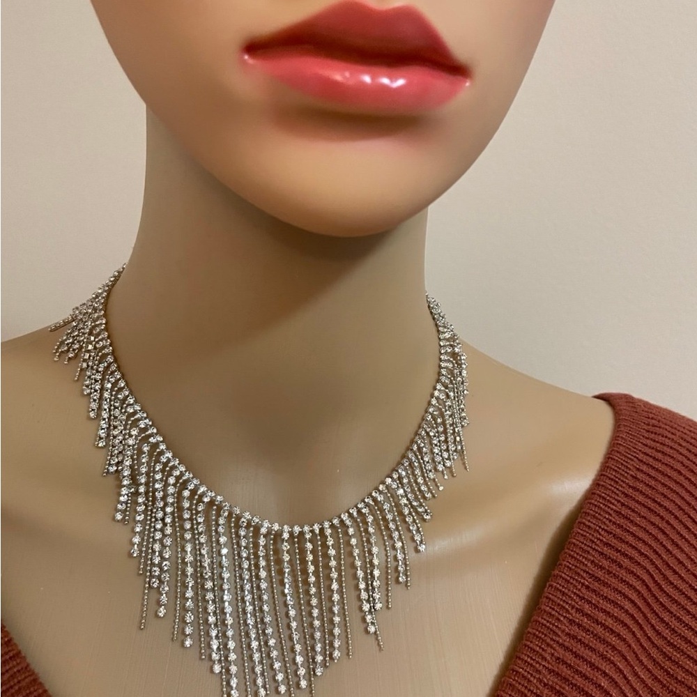 Women’s Necklace modern design